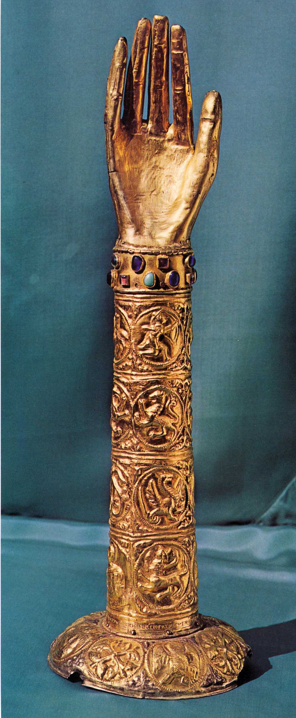 2.Relikvijar Sv. Asela u obliku ruke