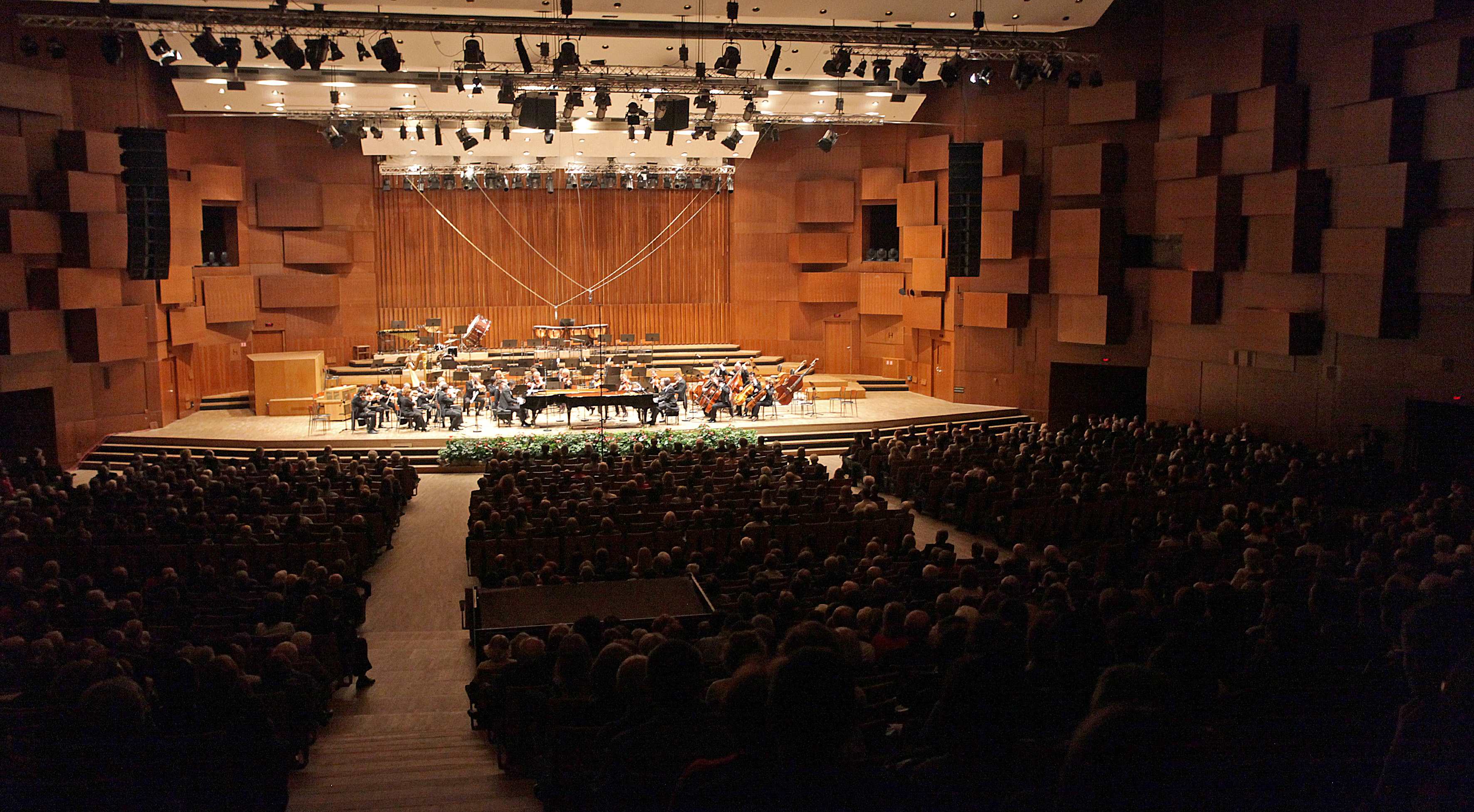 Koncert za zivot 2014 prepuna KD Vatroslava Lisinskog