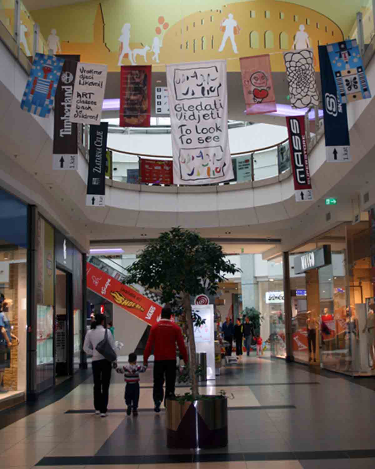 izloba umjetnikih zastavica u arena centru zagreb 1