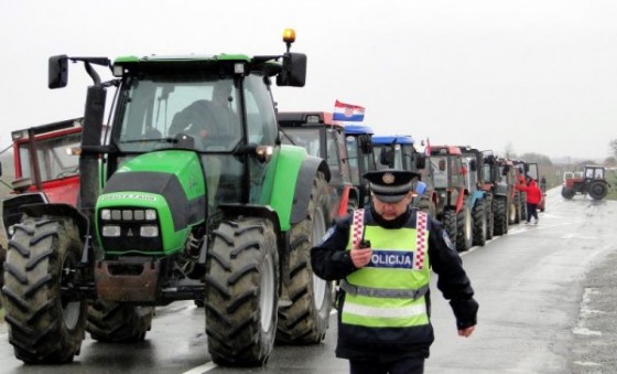 seljaci-policija-blokada