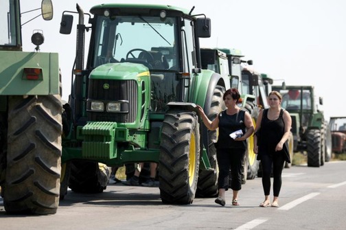 seljaci traktori - 1