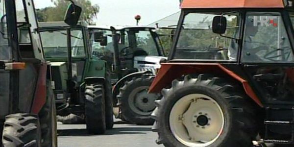 traktori seljaci blokada cesta