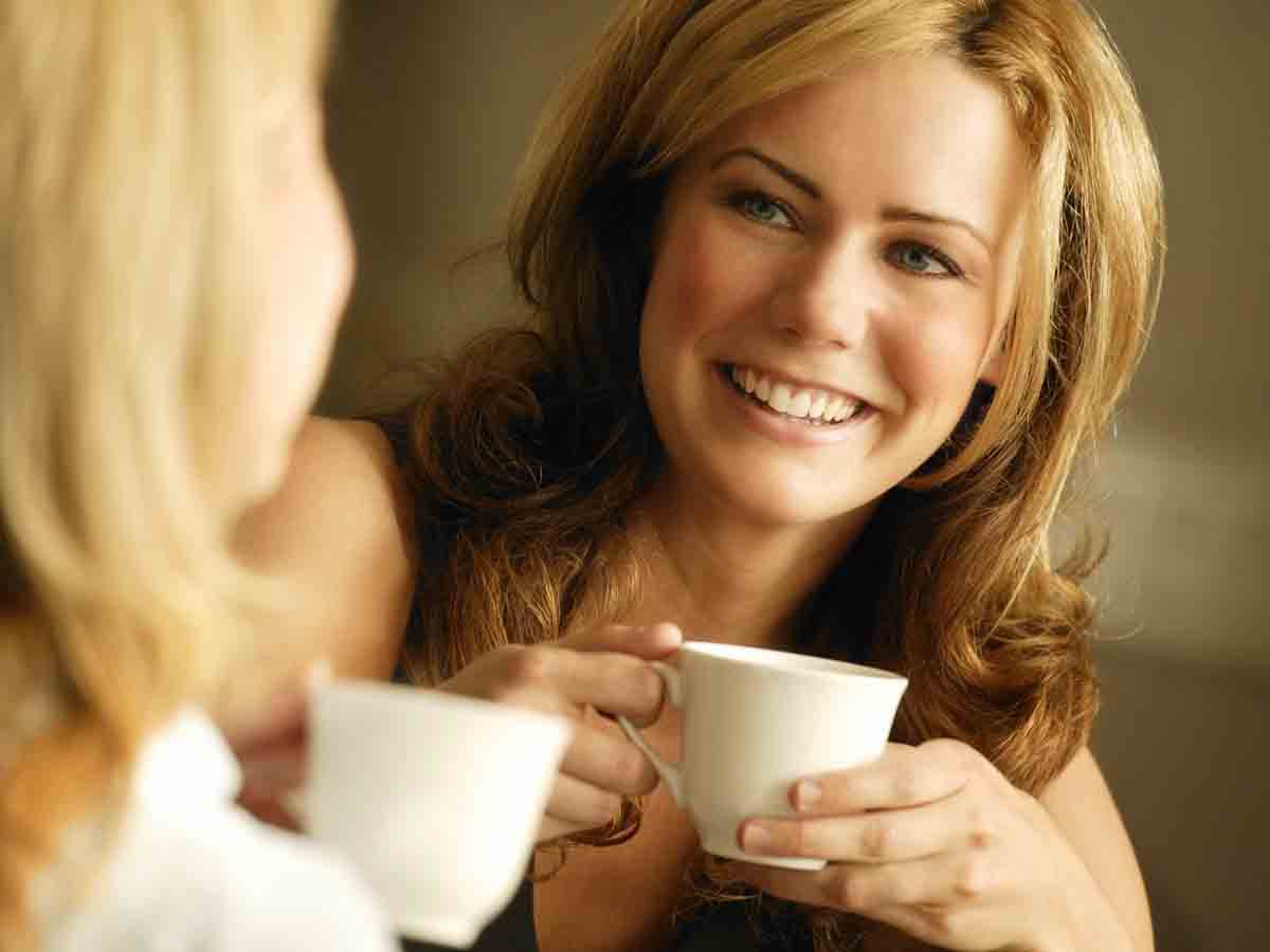 women-drinking-coffee