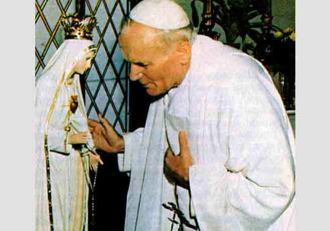 Papa-i-Gospa-Fatimska