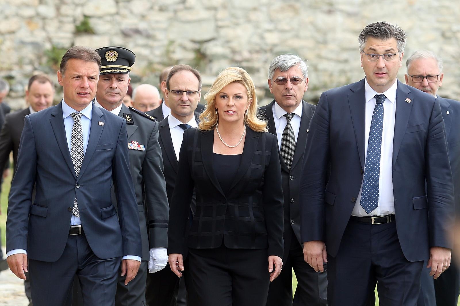 Zagreb: Državni vrh poklonio se na Oltaru domovine povodom Dana državnosti