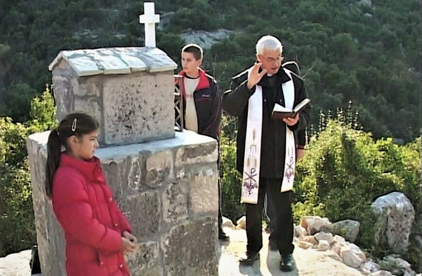 Blagoslov kapelice na Valu