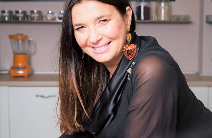 MALI ŽENSKI RAZGOVORI O ZDRAVOJ HRANI SA POZNATOM NUTRICIONISTICOM DR. LEJLOM KAZINIĆ KREHO