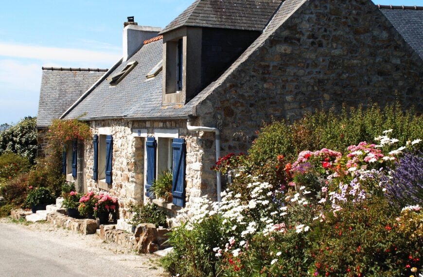 cottage, brittany, france