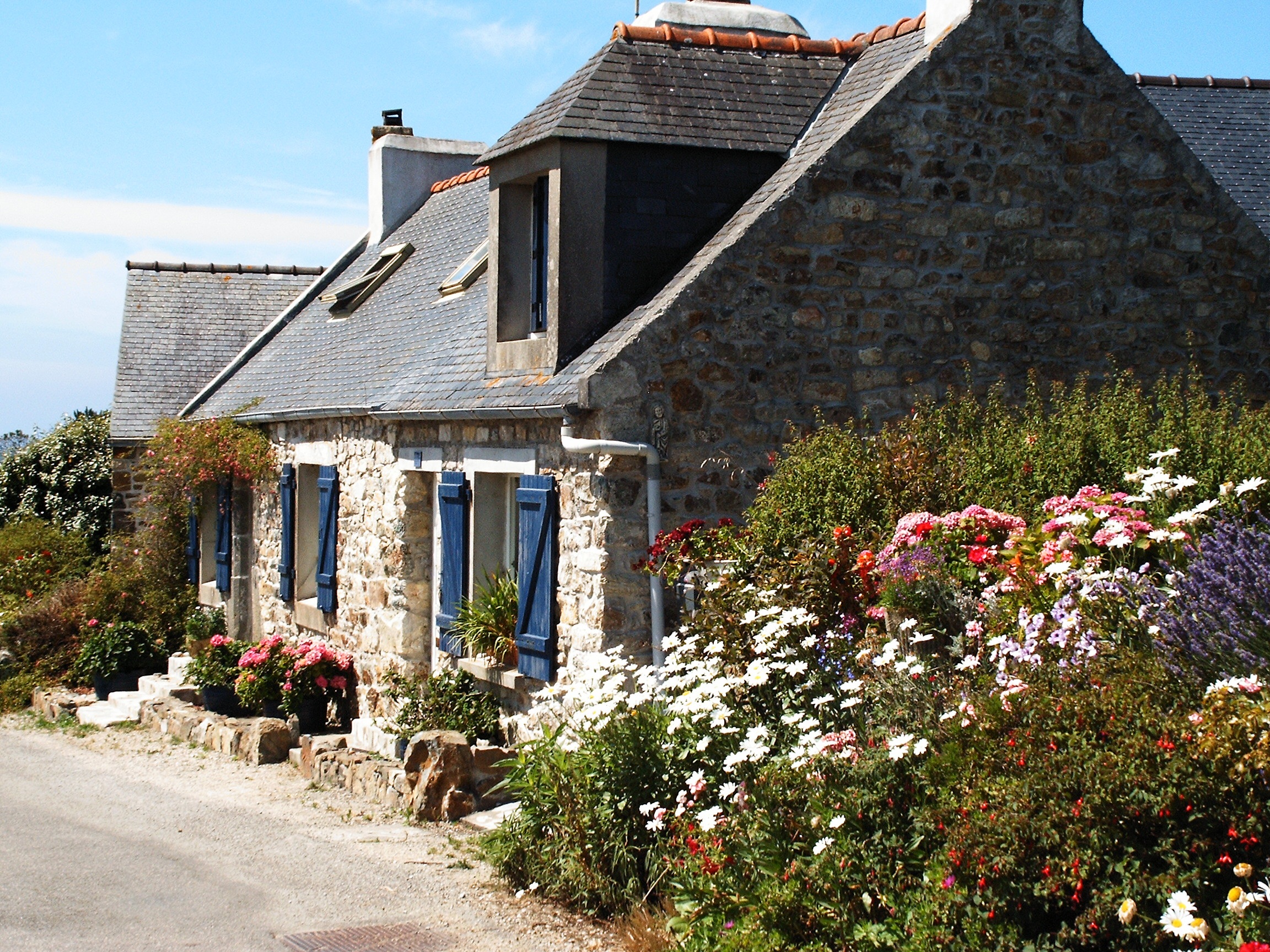 cottage, brittany, france