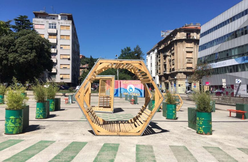 Drveni paviljoni postavljeni i na Klobučarićevom trgu