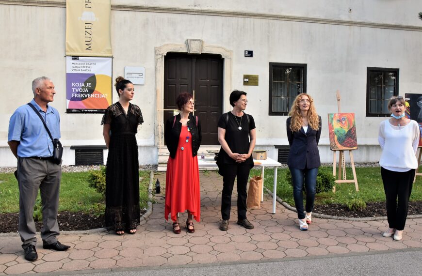 Koja je tvoja frekvencija? – izložba Mercedes Bratoš, Ivane Ožetski i Vesne Šantak