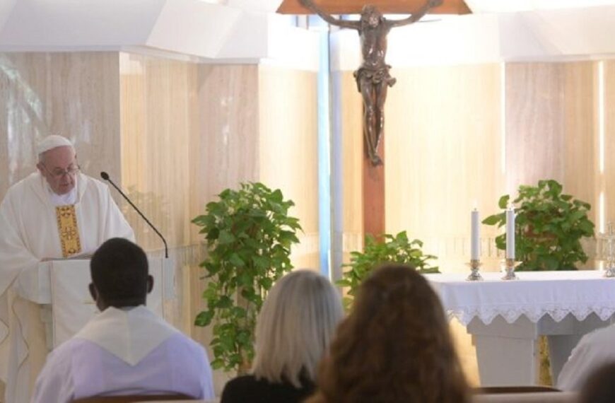 Papa Franjo: Nezamisliv je pakao koji proživljavaju migranti u pritvornim lagerima