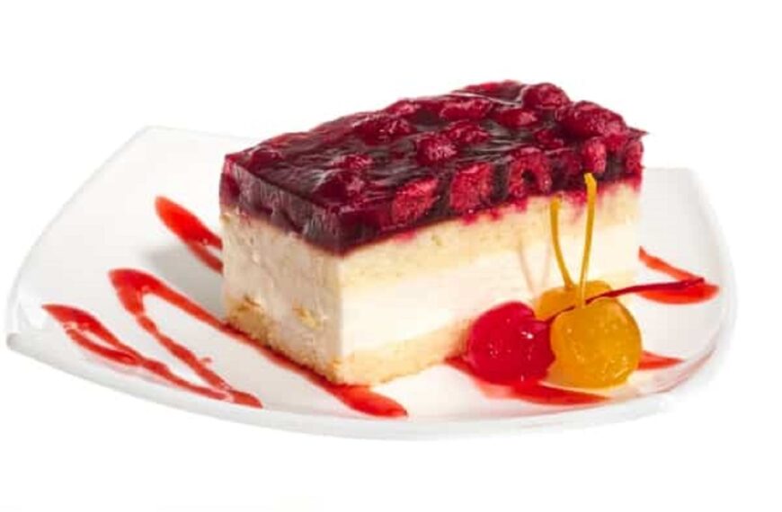 Krem kolač s malinama / recept