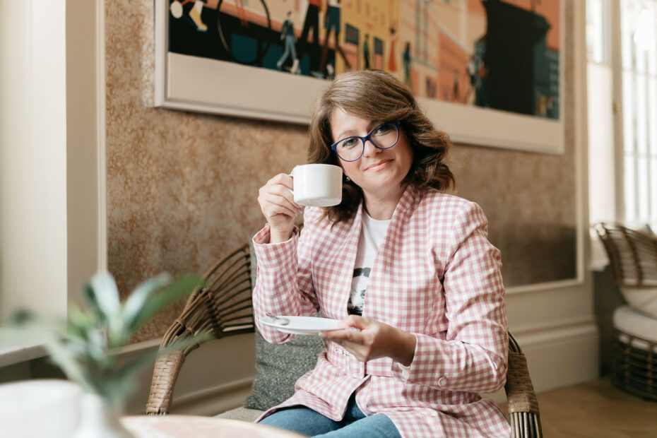 Mirela Ilenic pije kavu, foto Marija Laca