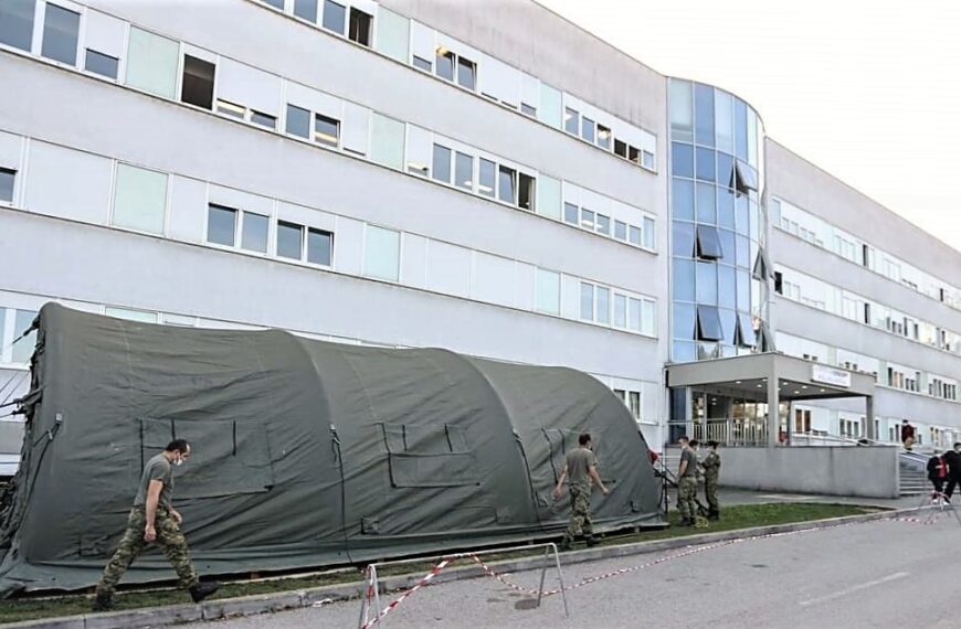 Hrvatska vojska postavila šatore ispred KBC-a Zagreb