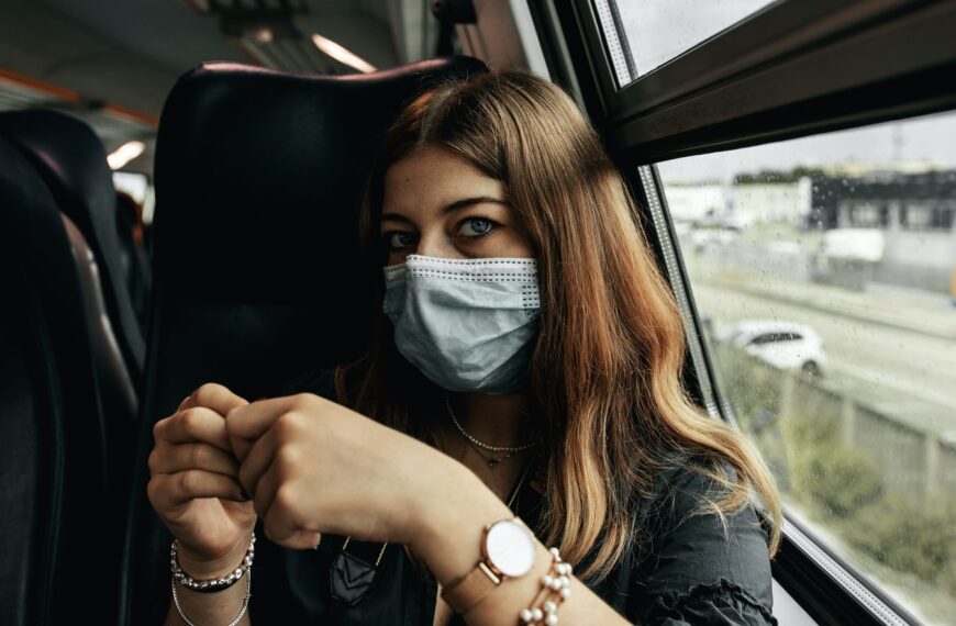 Svakodnevno rekordi novooboljelih (2890), bolnice sve punije (1307), respiratori zauzetiji (135)