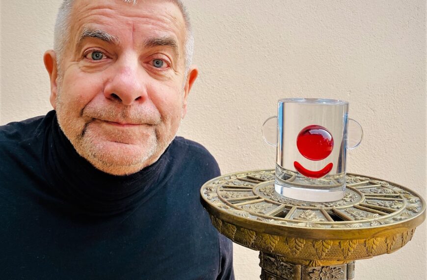 Statueta “Noslonac” Ivice Propadala za 10 godina rada CRVENIH NOSOVA