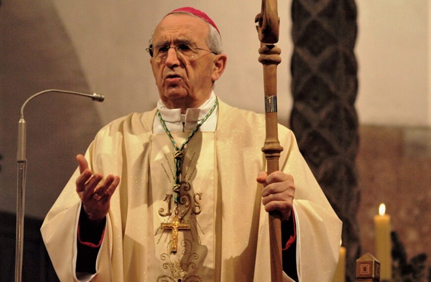 Zadarski nadbiskup Želimir Puljić predvodio polnoćku u katedrali sv. Stošije u Zadru