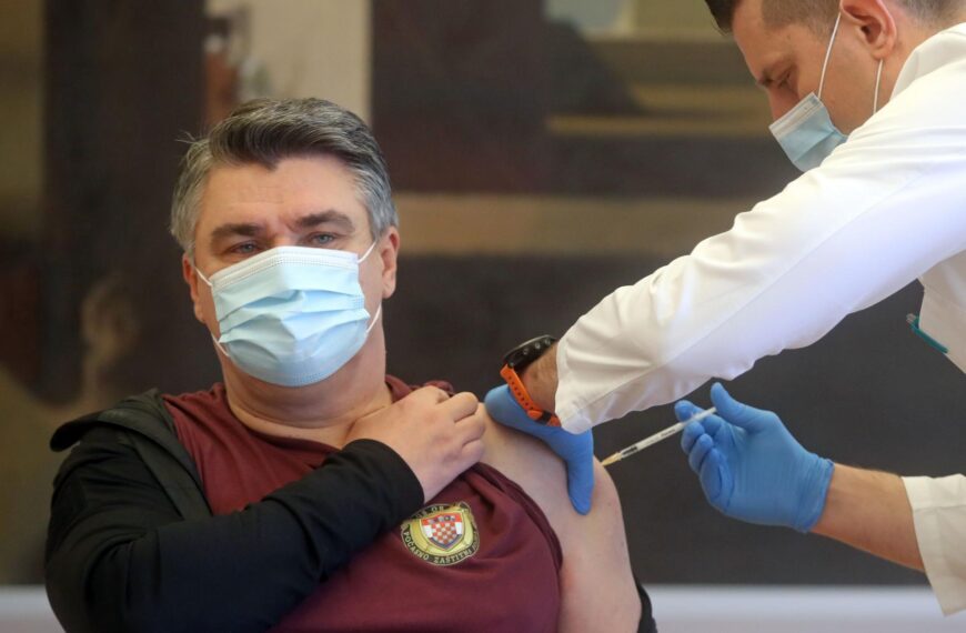 Cijepio se Miki i ministri