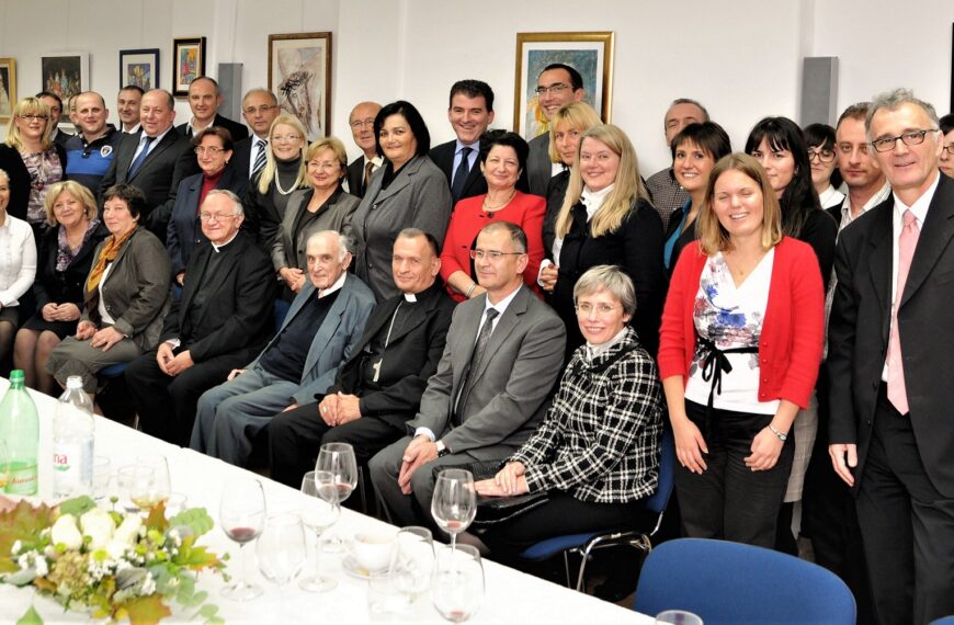 Hrvatsko katoličko liječničko društvo slavi 30. obljetnicu – poslušajte “Susret u dijalogu”