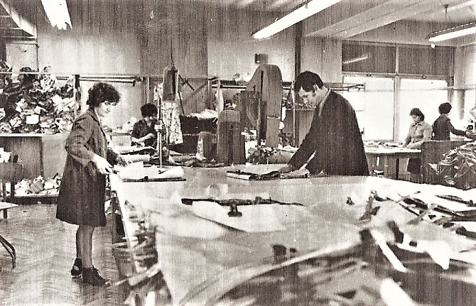 Modelarnica i krojnica tvornice modne konfekcije Vesna na Trešnjevci u Zagrebu (iz knjige Proizvedeno u Hrvatskoj) 1970