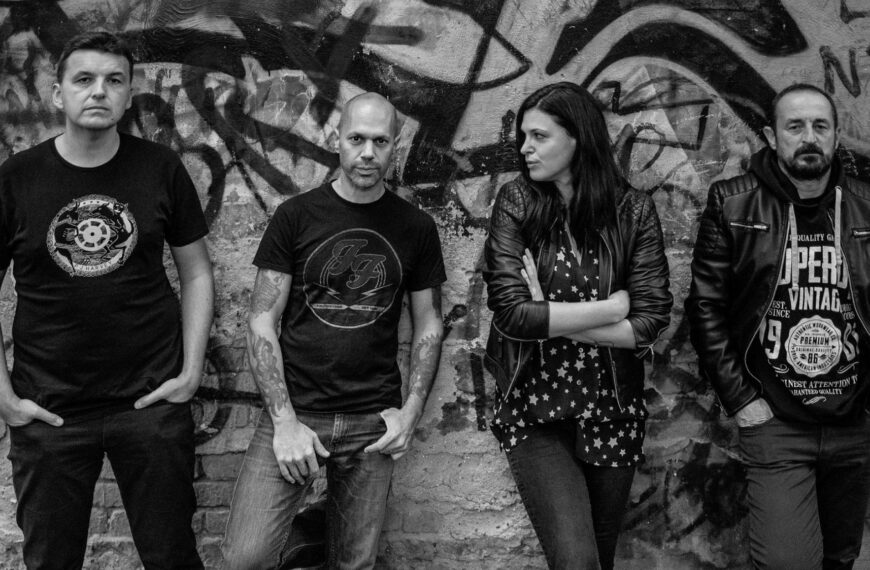 Bacila je sve niz rijeku – nova pjesma u izvedbi popularnog sastava Cry Babies