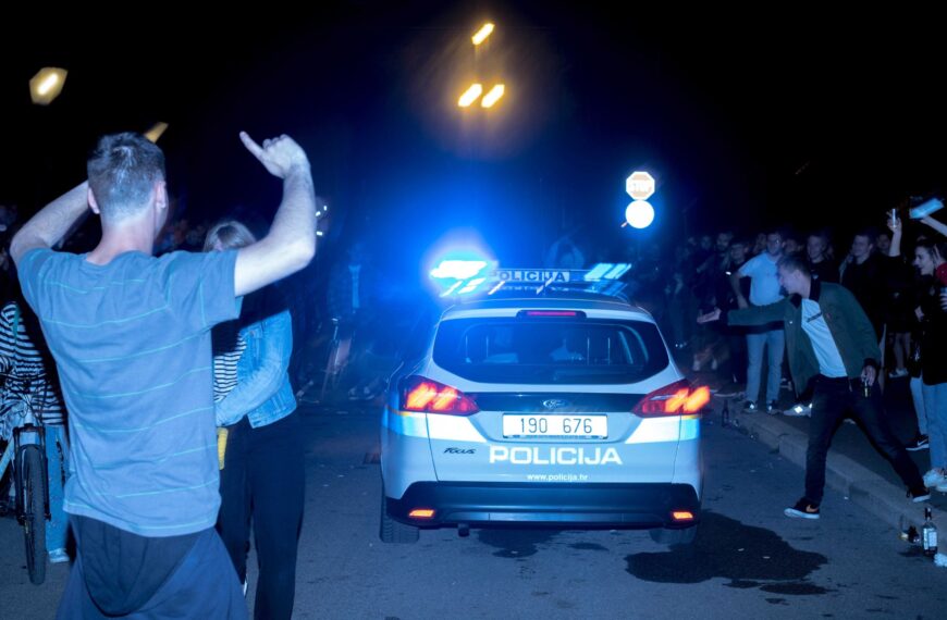 Kako je korona dovela do neobične fuzije mladih ispred HNK
