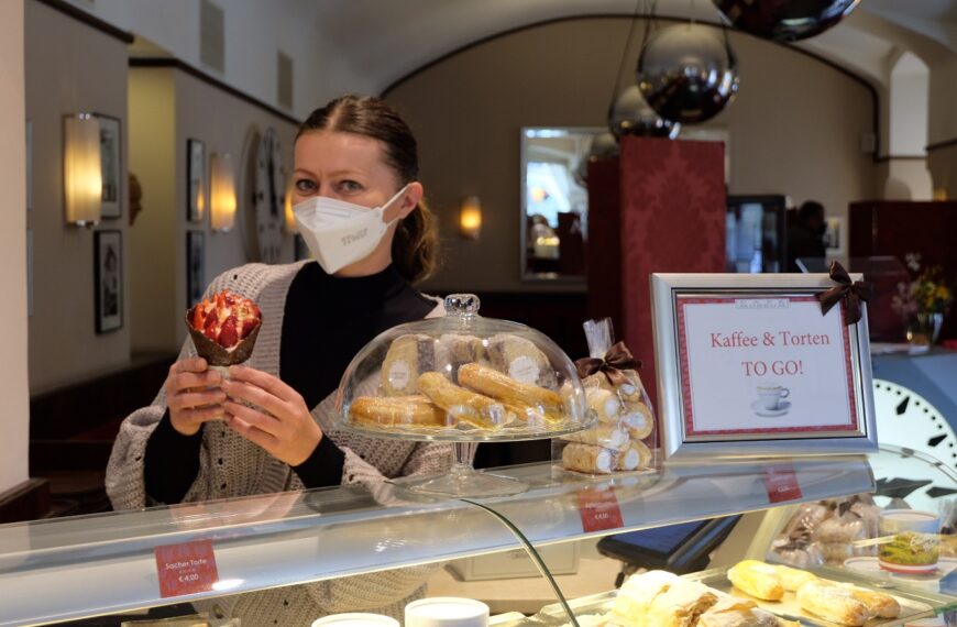 Bečka kavana Café Museum uz kavu nudi besplatan test na koronavirus