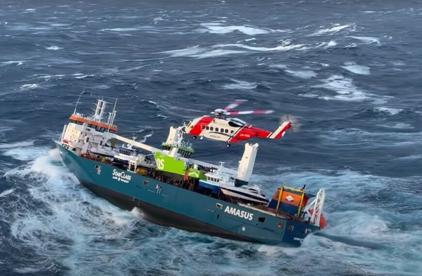 Spašavanje posade s nizozemskog broda po olujnom vremenu