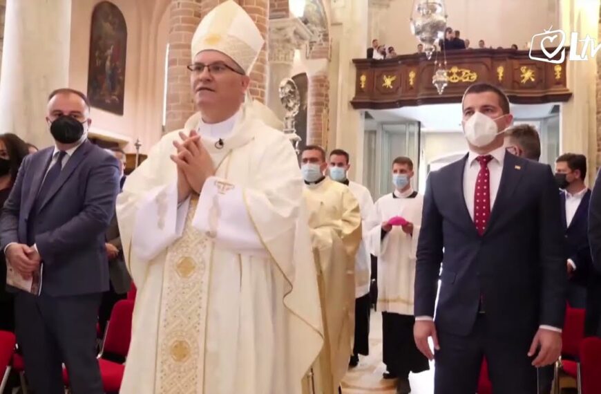 U katedrali sv. Tripuna ustoličen novi kotorski biskup mons. Ivan Štironja