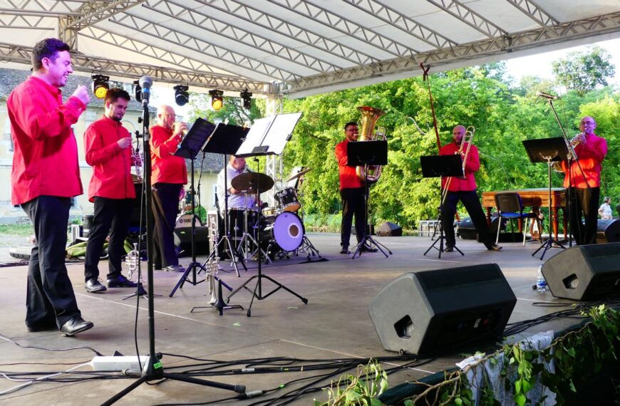 Ad gloriam brass ansambl – šestorica limenih puhača oduševili koncertom u Bilju