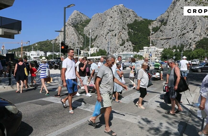 Velike turističke gužve i u Omišu