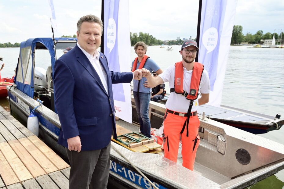 Bečki gradonačelnik Michael Ludwig na predstavljanju akcije cijepljenja putem broda © PID_C. Jobst