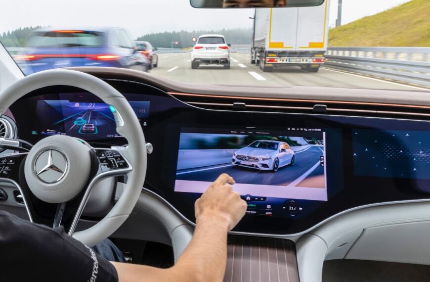 Novi MERCEDES EQS 2022 – inteligentna PRO PILOT DEMONSTRACIJA