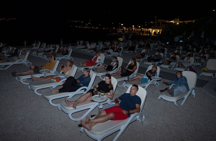 JUTARNJA SAVASANA, ŠIPAN, VILIN PLES, VINSKI GOOGLE I MOJE LJETO LJUBAVI