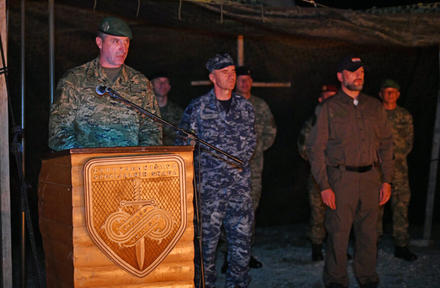 U vojarni na Udbini održana svečana commando prisega