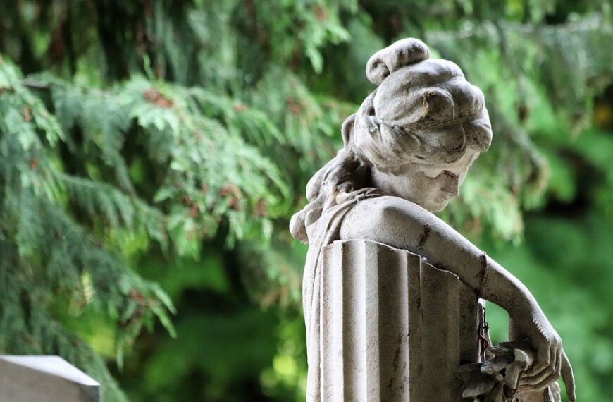 Zatucani, neuki, zaostali, netolerantni