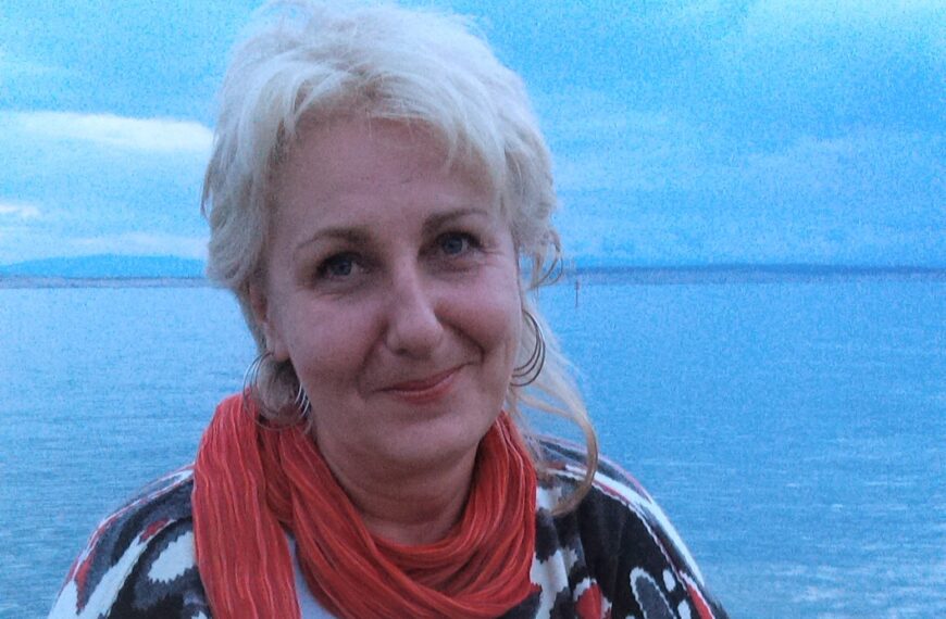 MALI ŽENSKI RAZGOVORI SA VARAŽDINSKOM UČITELJICOM, RADIJSKOM VODITELJICOM I GRADSKOM VIJEĆNICOM, DUBRAVKOM NOVAK