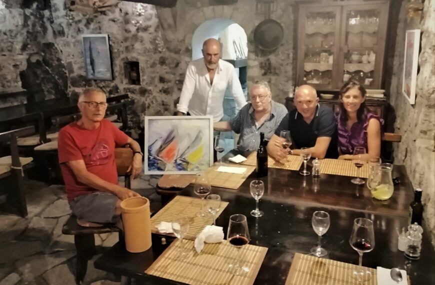 Izložba Nike Ančića u izložbenom prostoru vinarije-taverne OPG Bartulović na Pelješcu