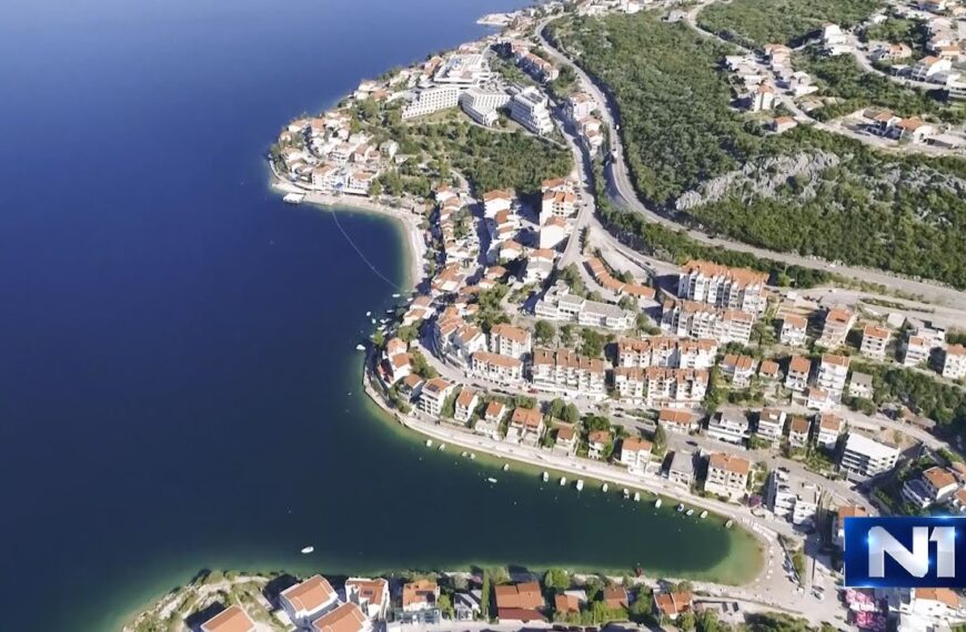 Nebo i zemlja: Neum