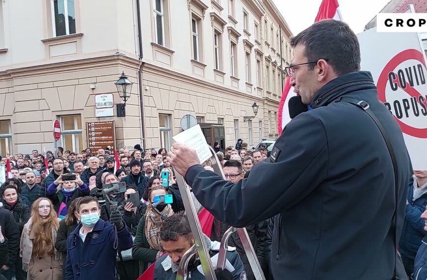 Tomislav Domazet Lošo na prosvjedu protiv šireg uvođenja Covid potvrda