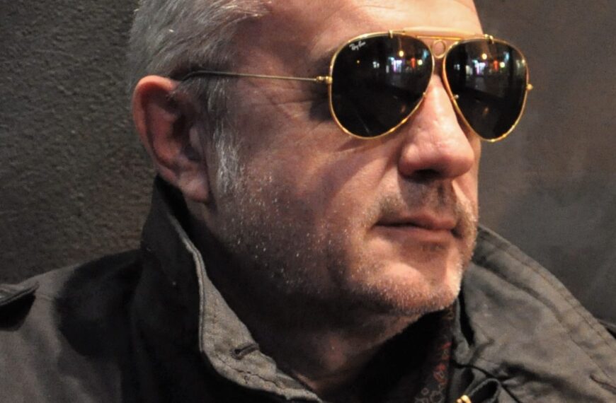 MALI ŽENSKO-MUŠKI RAZGOVORI S ING. ELKTROTEHNIKE, PRIZNATIM PJESNIKOM NINOSLAVOM ŽAGAROM