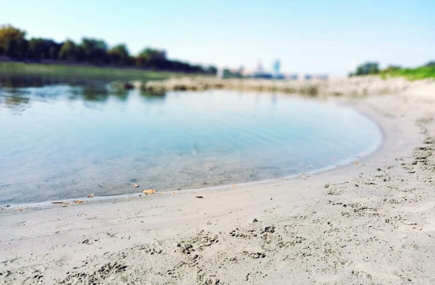 STV Televizija Slavonije I Baranje, Regional TV. Osijek, Croatia