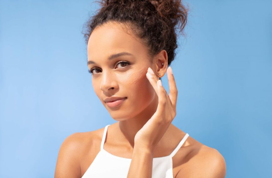 Njega koja budi područje oko očiju: Otkrijte Protinol inovaciju!