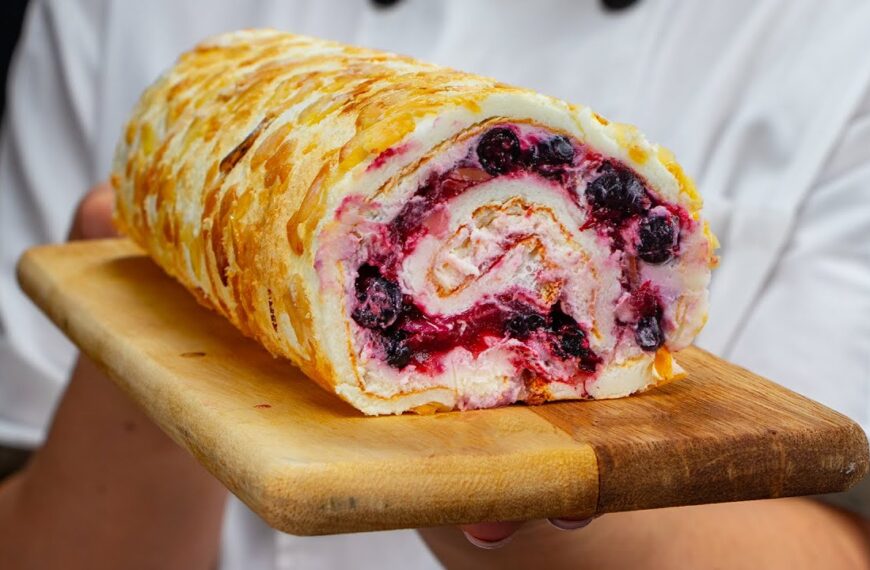 Jednostavno napravi beze roladu s crnim ribizlom! Idealan desert!