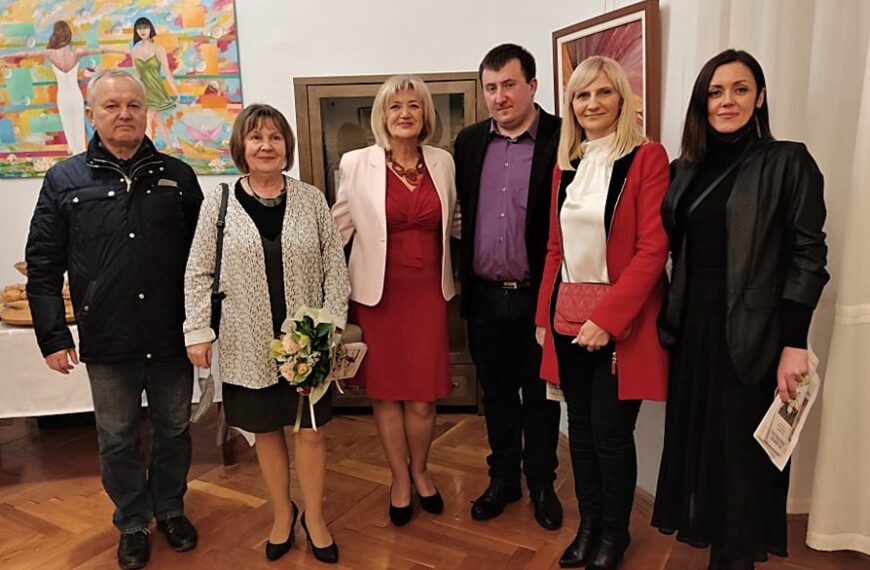 Tri kontrasta slikarskog koda – izložba Branke Vrbanić, Danijele Makoš Repaja i Marije Pukec Žigić u Ozlju