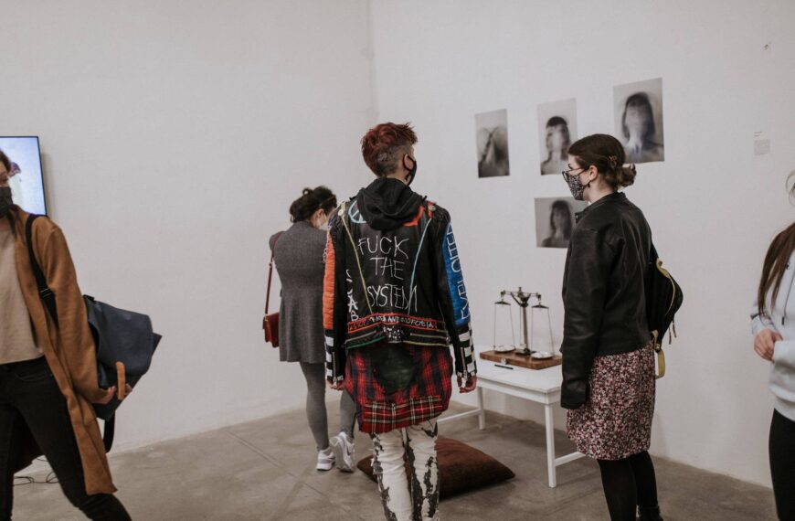 Otvorene prijave na kreativnu radionicu “Gledanje Naglavačke” za srednjoškolce i studente