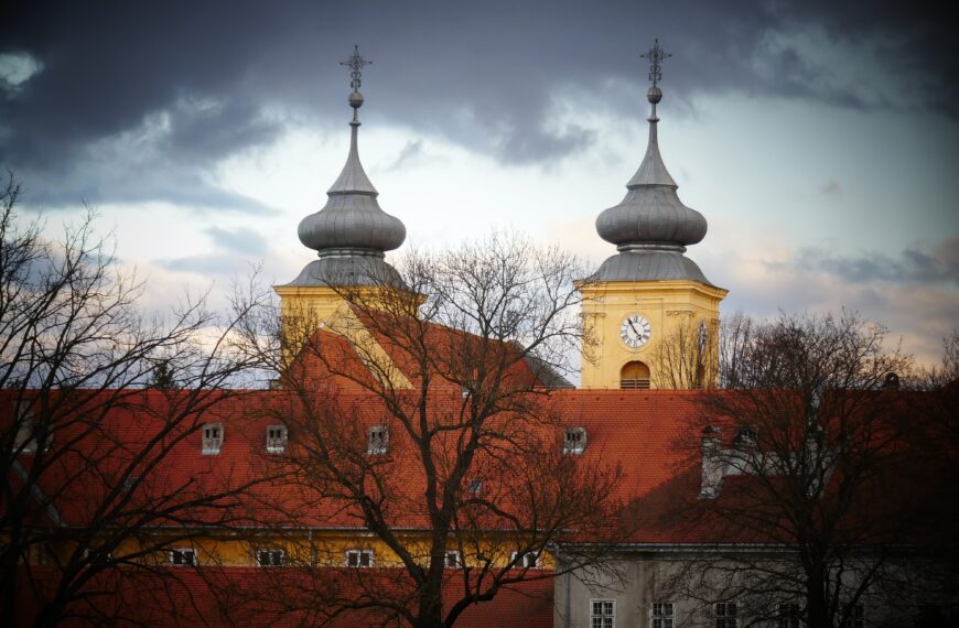 Zvona hrvatskih i europskih katedrala zvonila sedam minuta za mir u Ukrajini