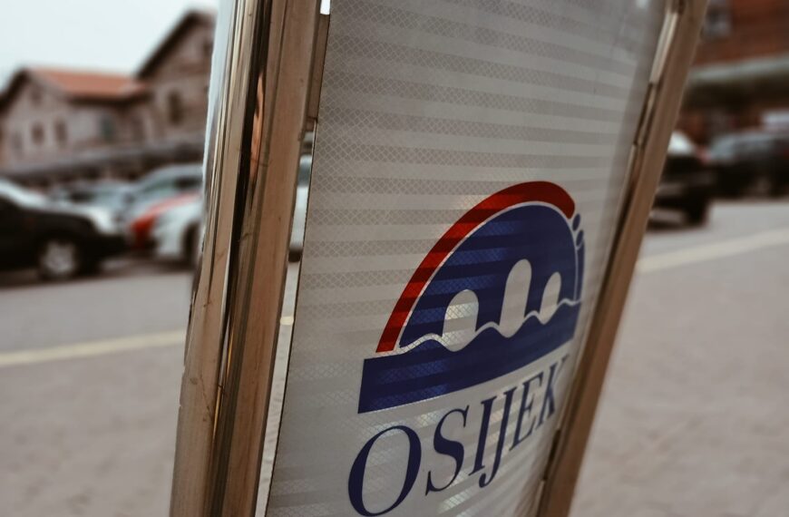 HŽ Infrastruktura: Obnavlja se prijamna zgrada željezničkog kolodvora Osijek