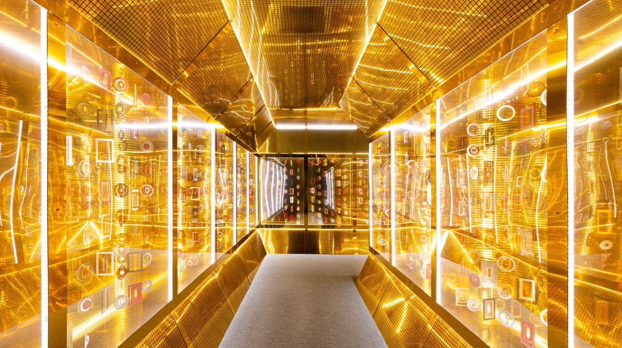 Klimtova djela projiciraju se na zidove izložbenog prostora © Dominik Gruss